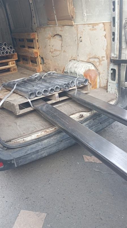 Kurşun levha ve montaj profilleri, saha sevkiyatı öncesi — RadEX Kurşun