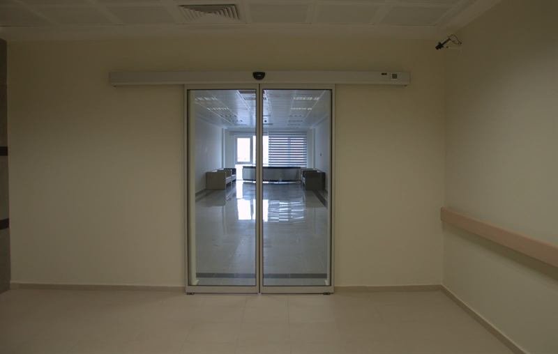 Otomatik sürgülü kurşunlu kapı — RadEX Kurşun